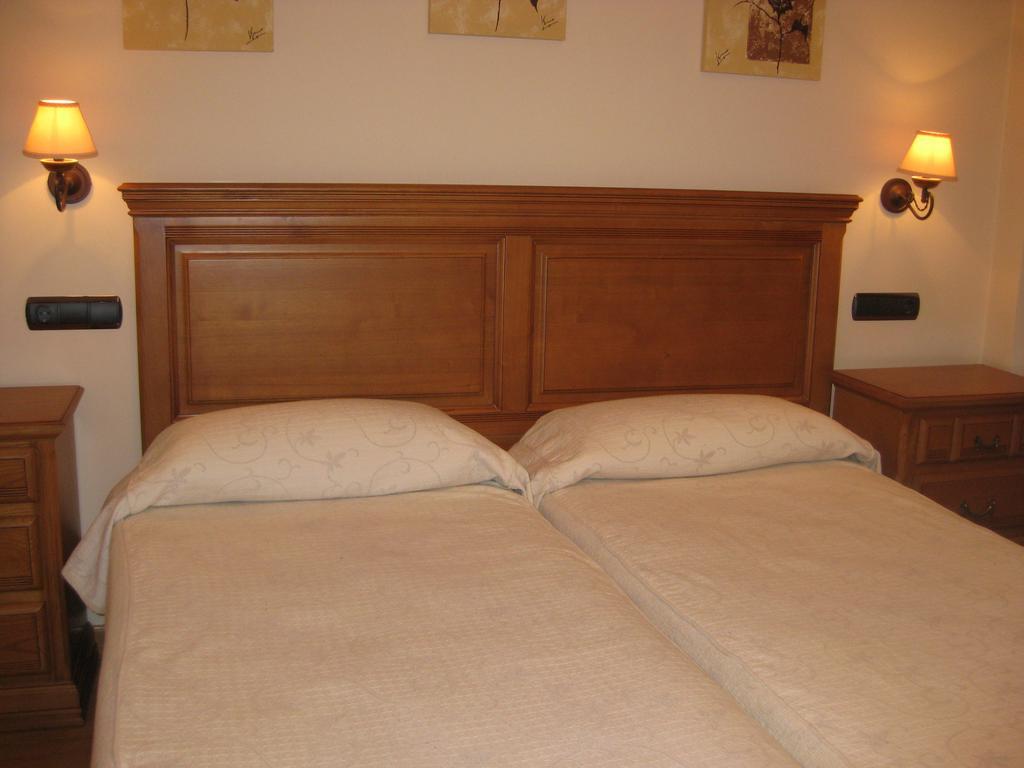 Puerta Del Sol Hotel Ciudad Rodrigo Ruang foto