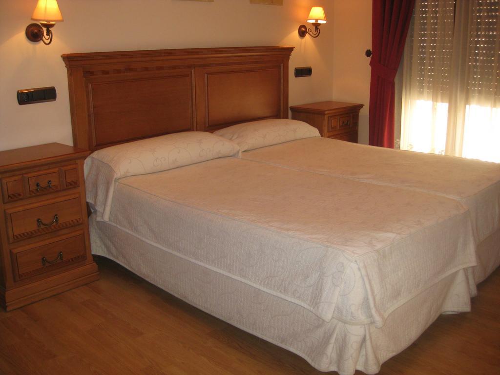 Puerta Del Sol Hotel Ciudad Rodrigo Ruang foto